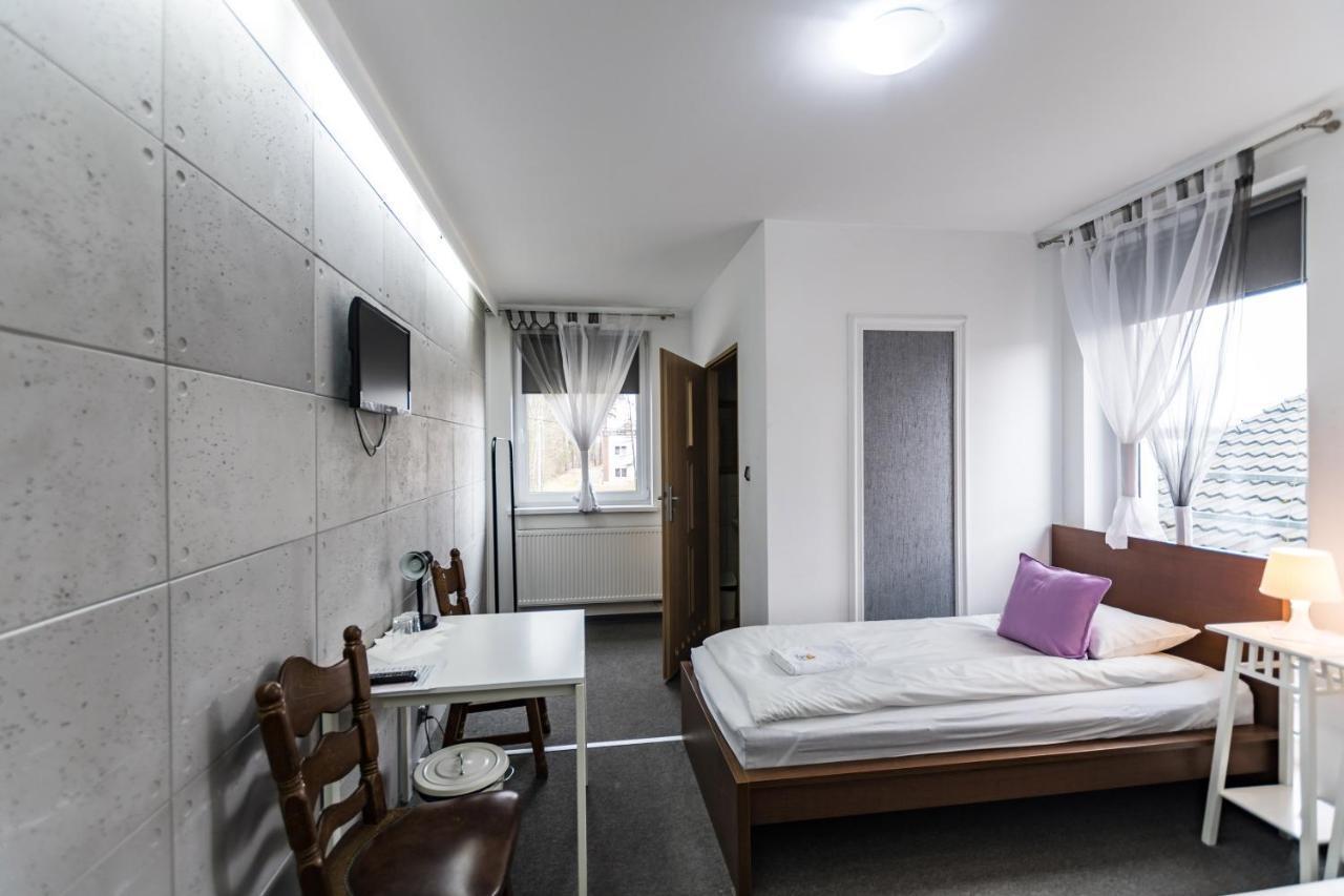Hotel Zajazdu W Ostrzeszowie Екстер'єр фото