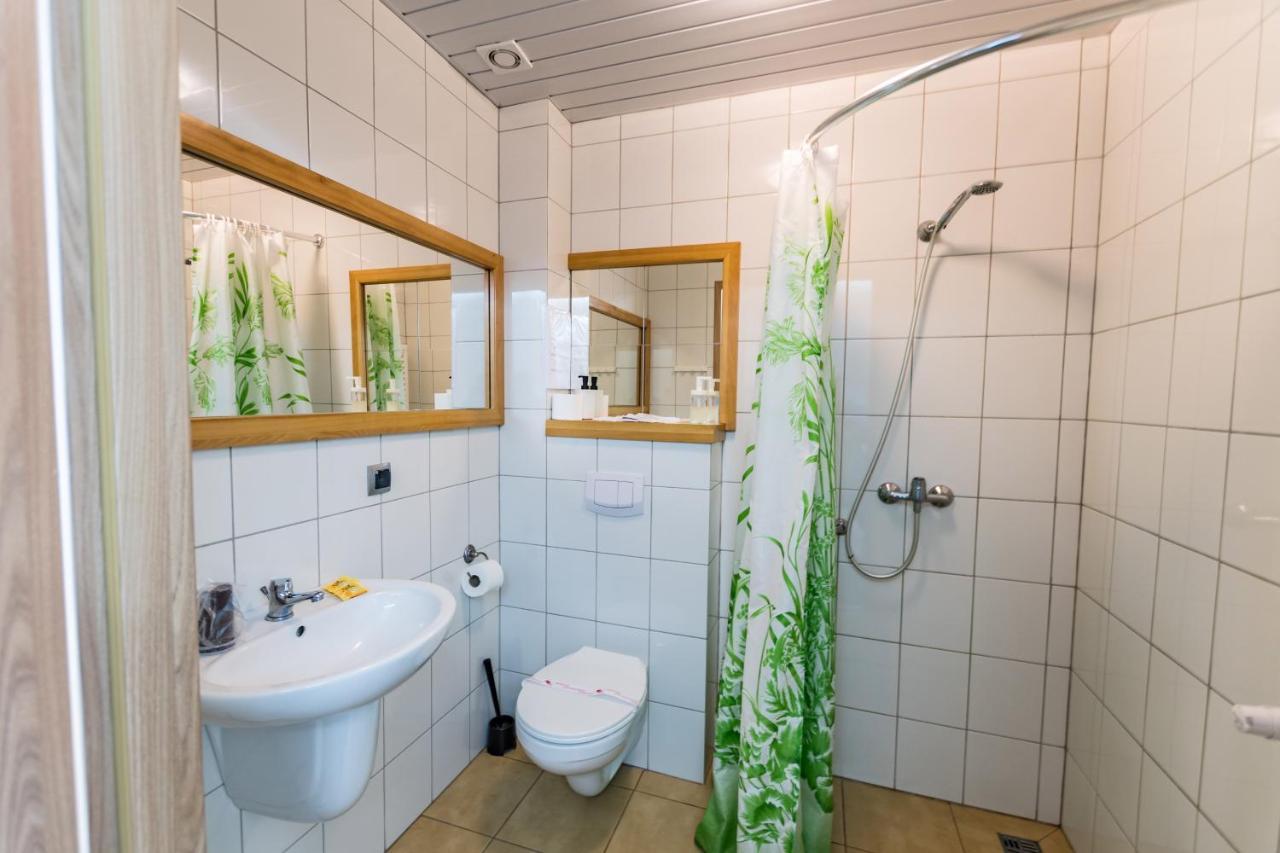 Hotel Zajazdu W Ostrzeszowie Екстер'єр фото