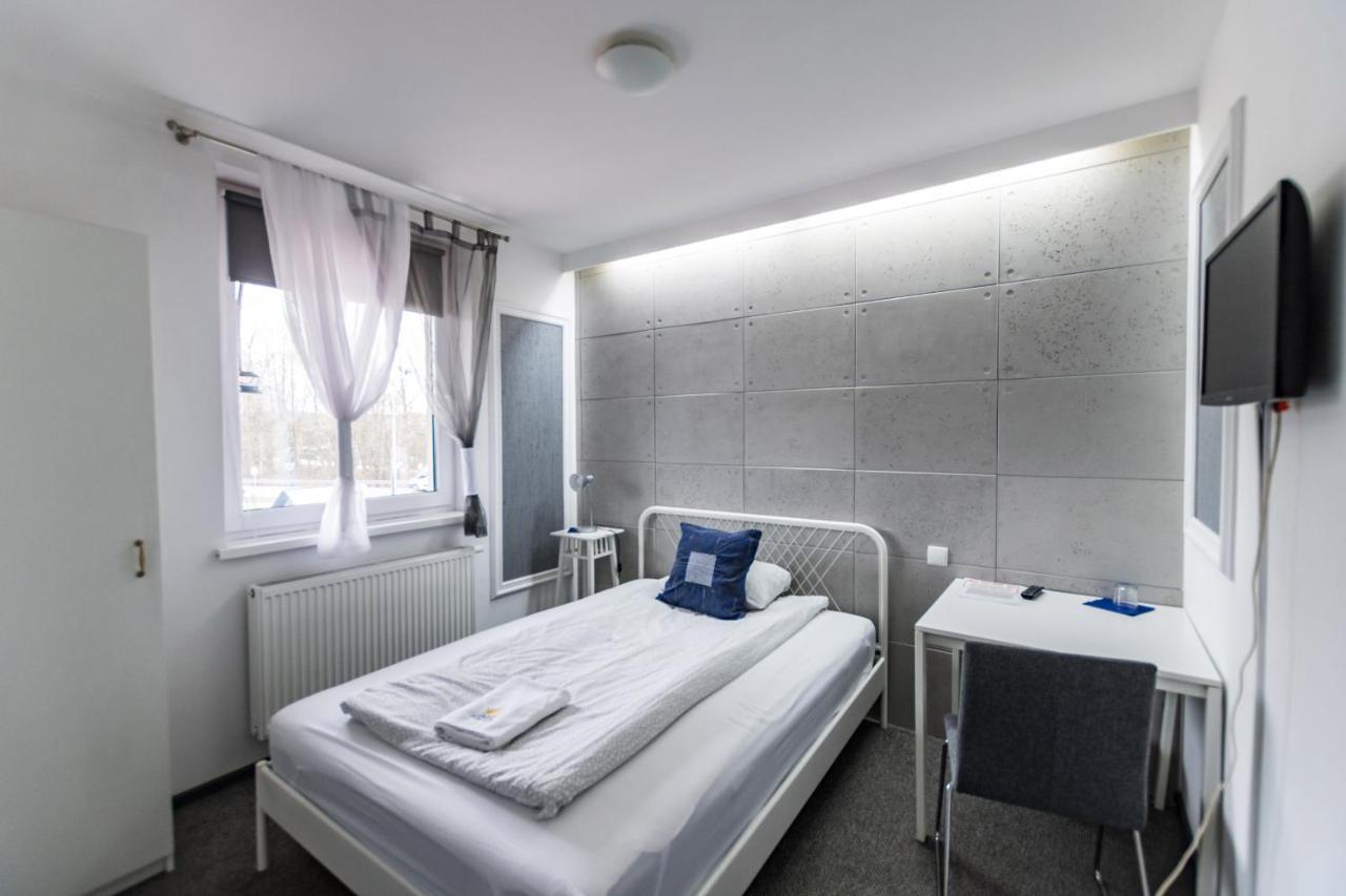 Hotel Zajazdu W Ostrzeszowie Екстер'єр фото