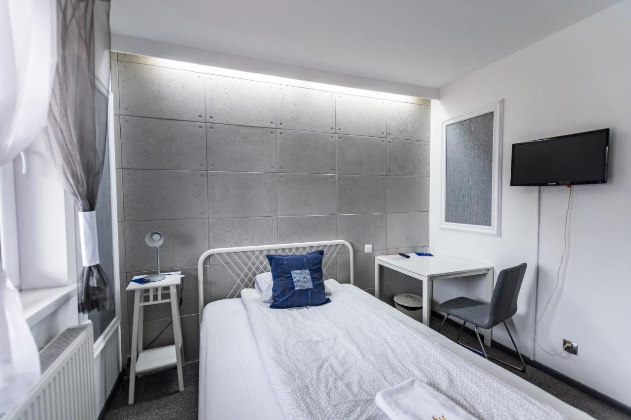Hotel Zajazdu W Ostrzeszowie Екстер'єр фото