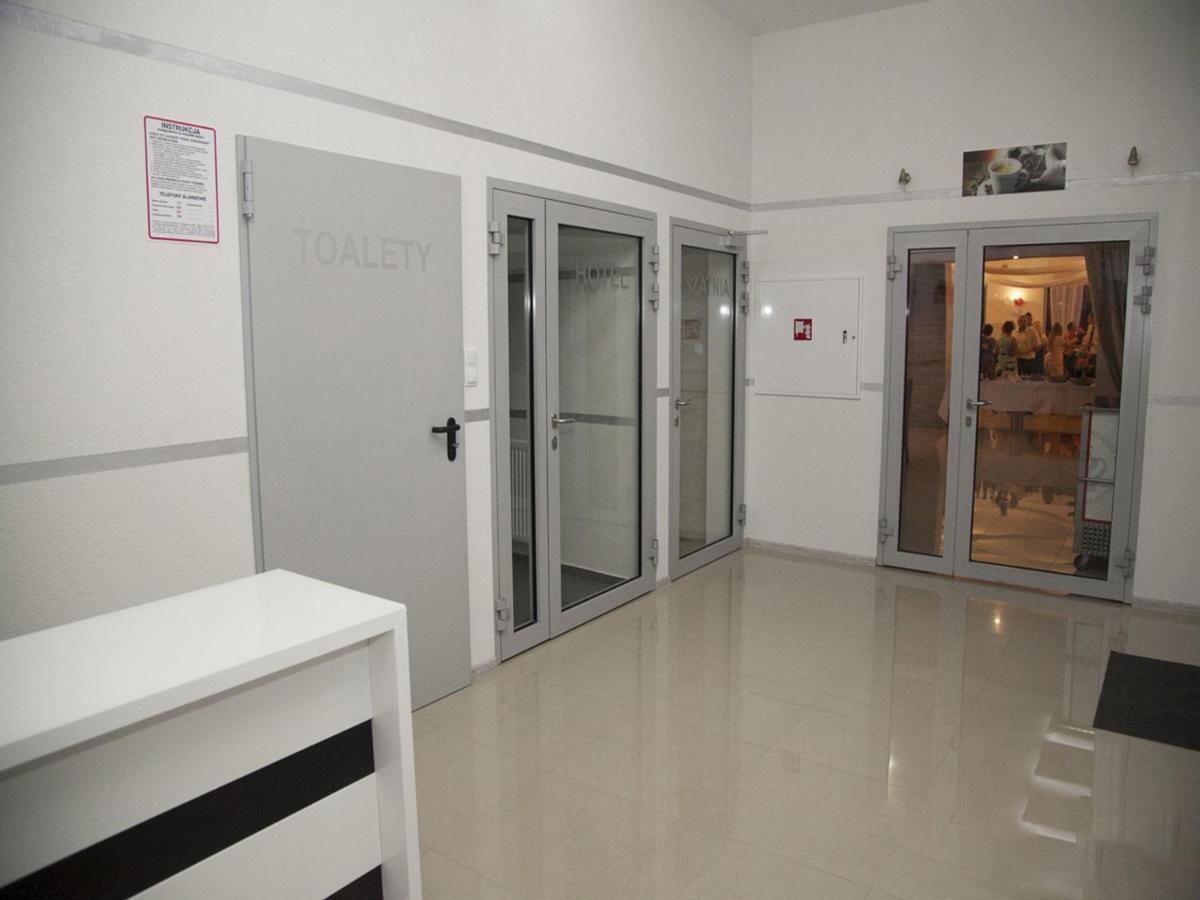 Hotel Zajazdu W Ostrzeszowie Екстер'єр фото